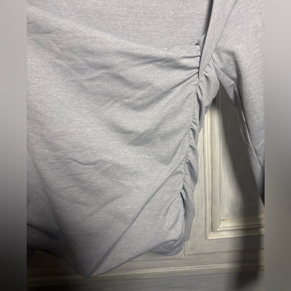 Aritzia Contour Flourish Longsleeve Top Chrome Ruched Flattering Smoothing - Picture 8 of 11